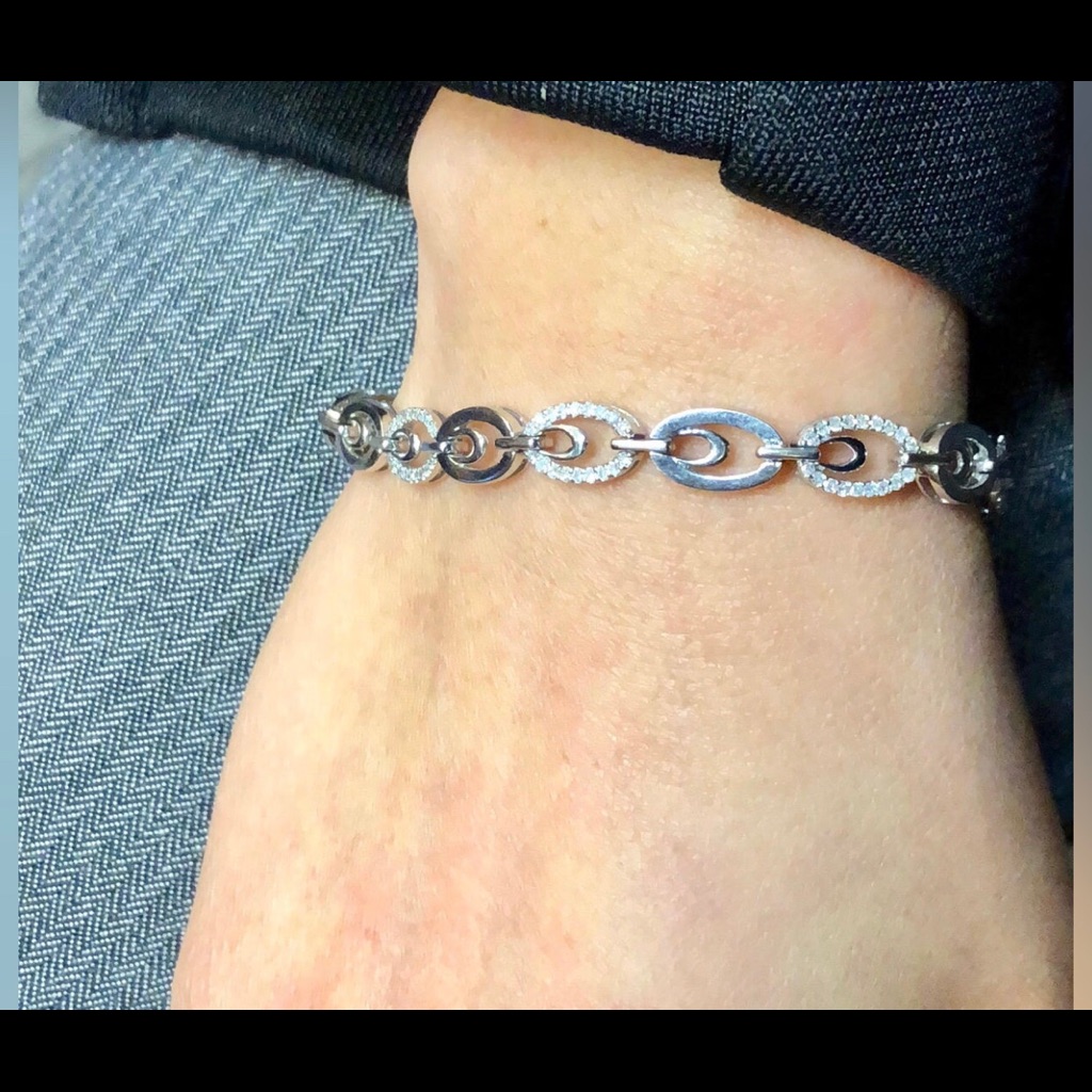 18kt White Gold Diamond Brac